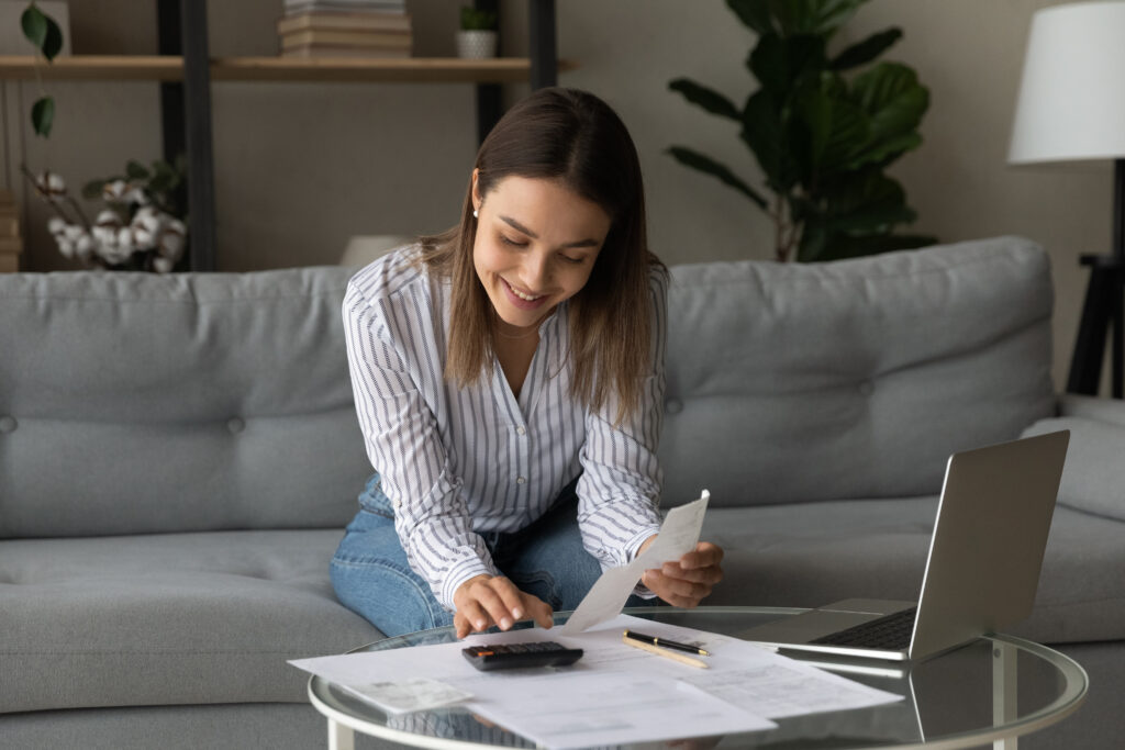 A young woman applying for a quick online loan with Dollar Loan Center