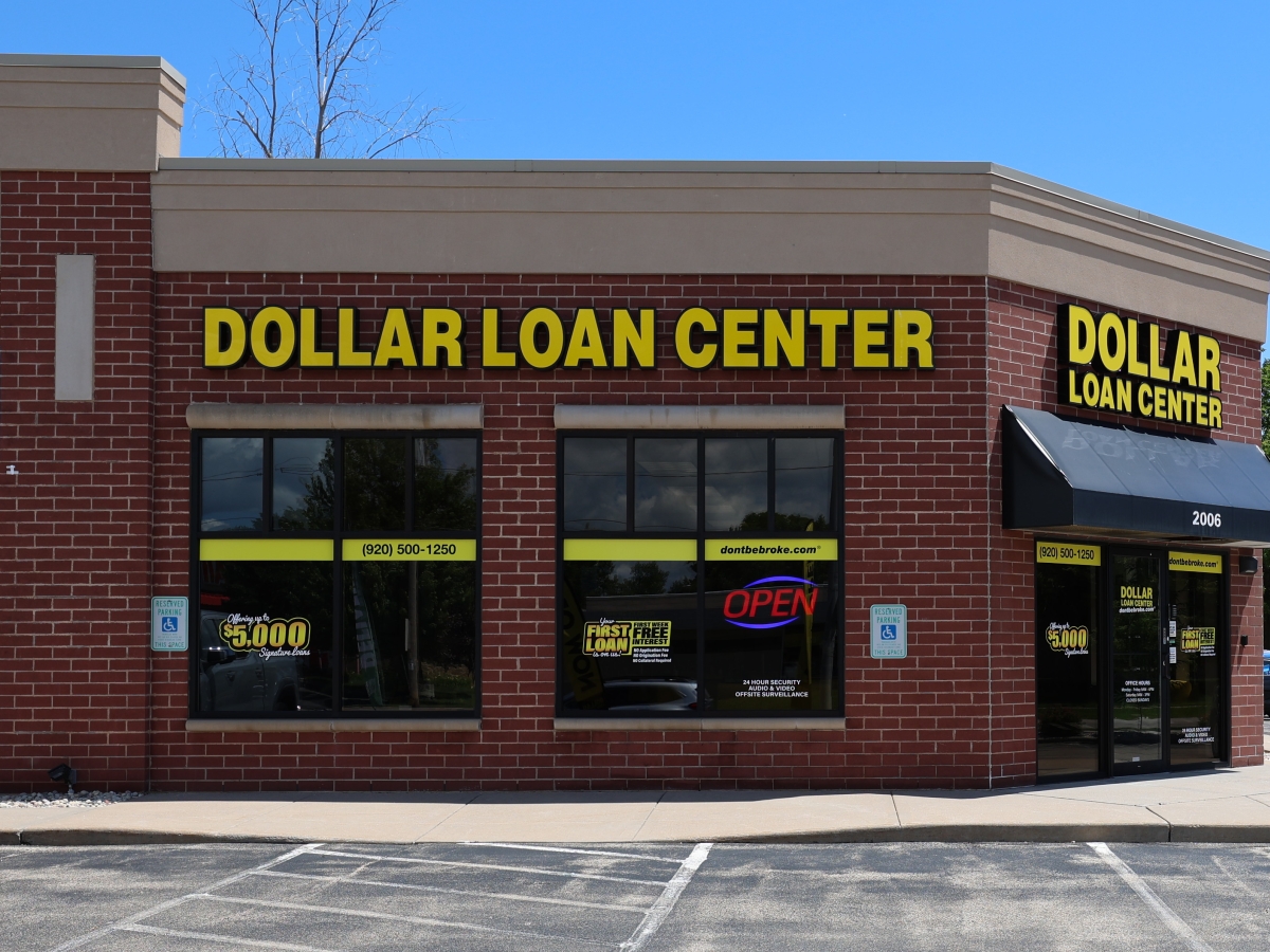 Dollar Loan Center Oshkosh - Exterior