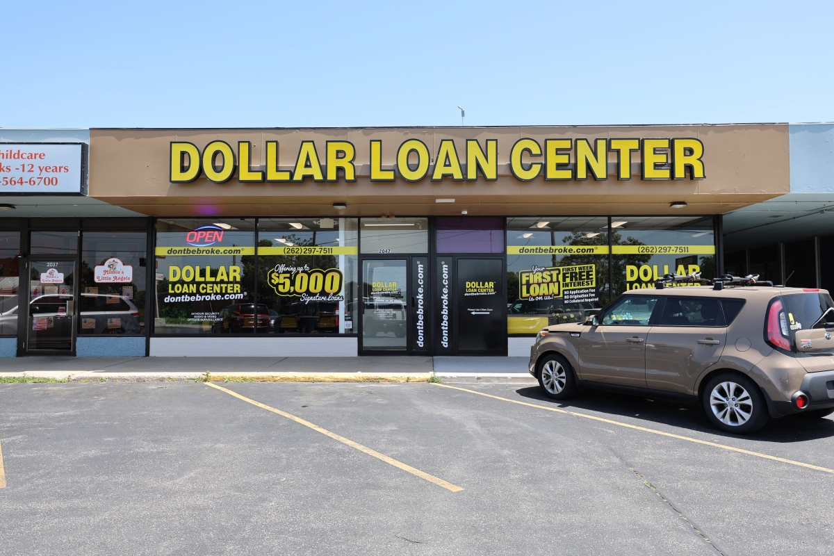 Dollar Loan Center Kenosha at 2047 22nd Ave - Exterior